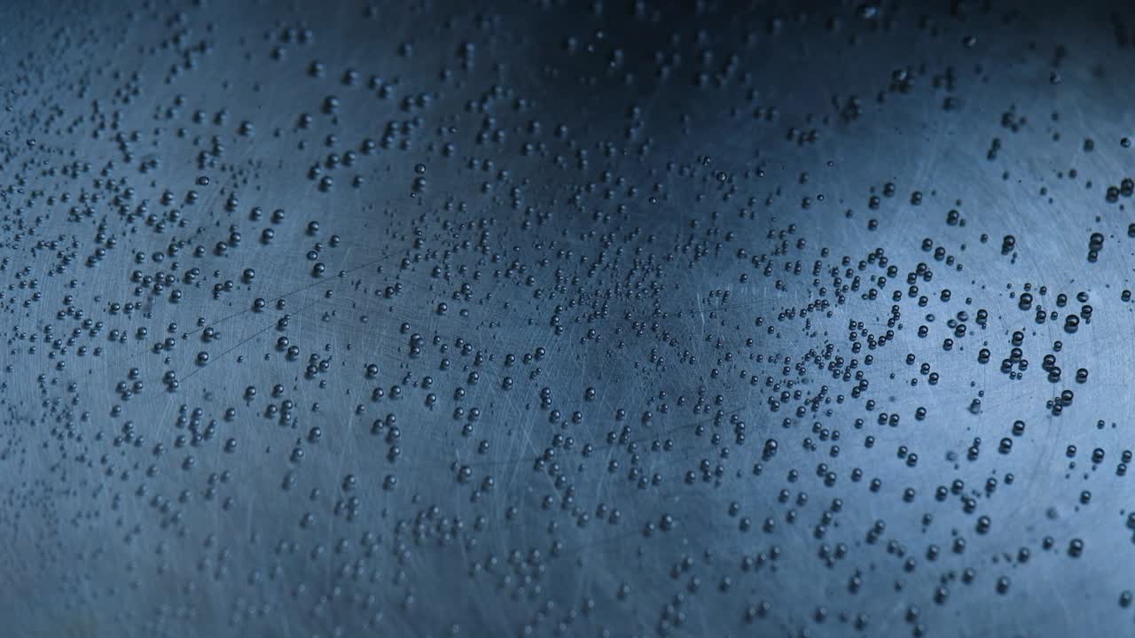 agua hirviendo en una estufa en la cocina