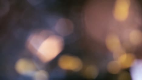 sombras de pasión, fondo bokeh de edificios rascacielos en la ciudad con luces, foto borrosa por la noche