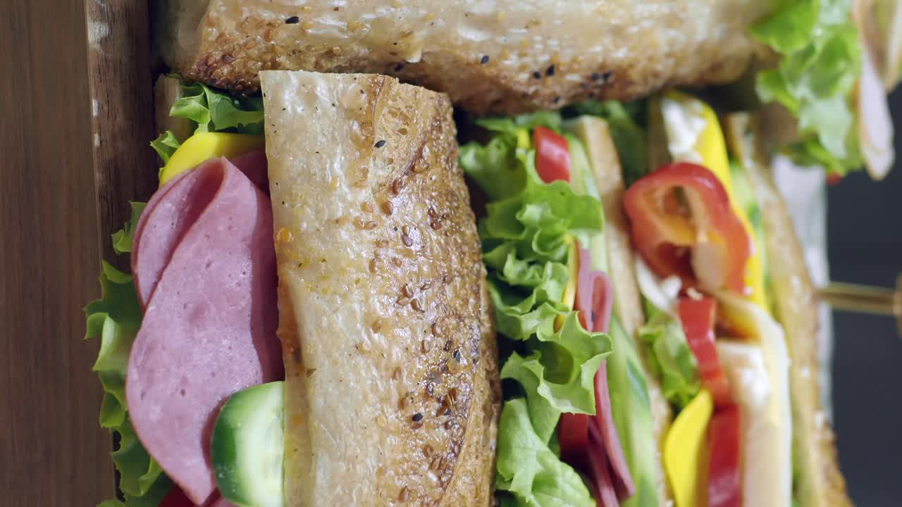 Sandwich with fresh vegetables