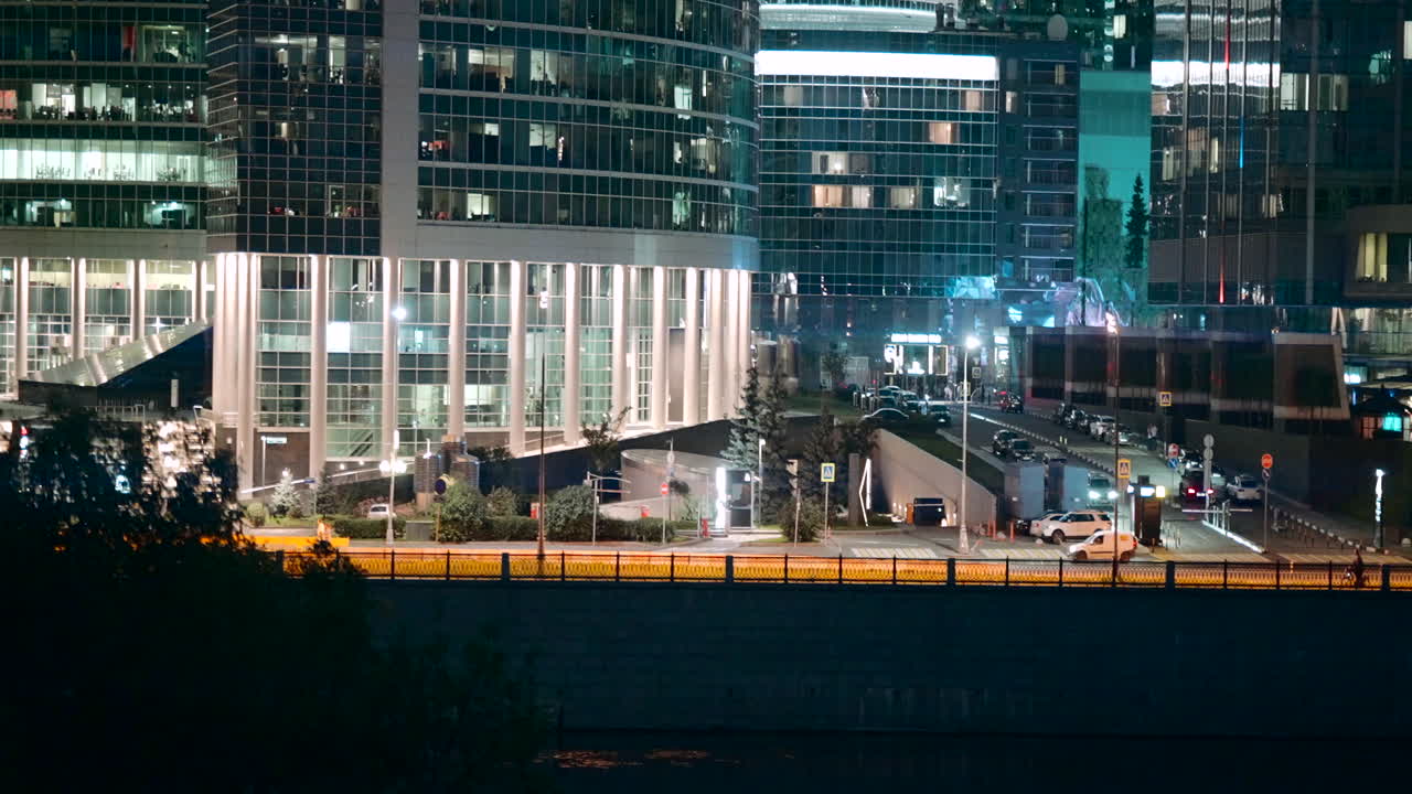 밤에 도시 스카이라인