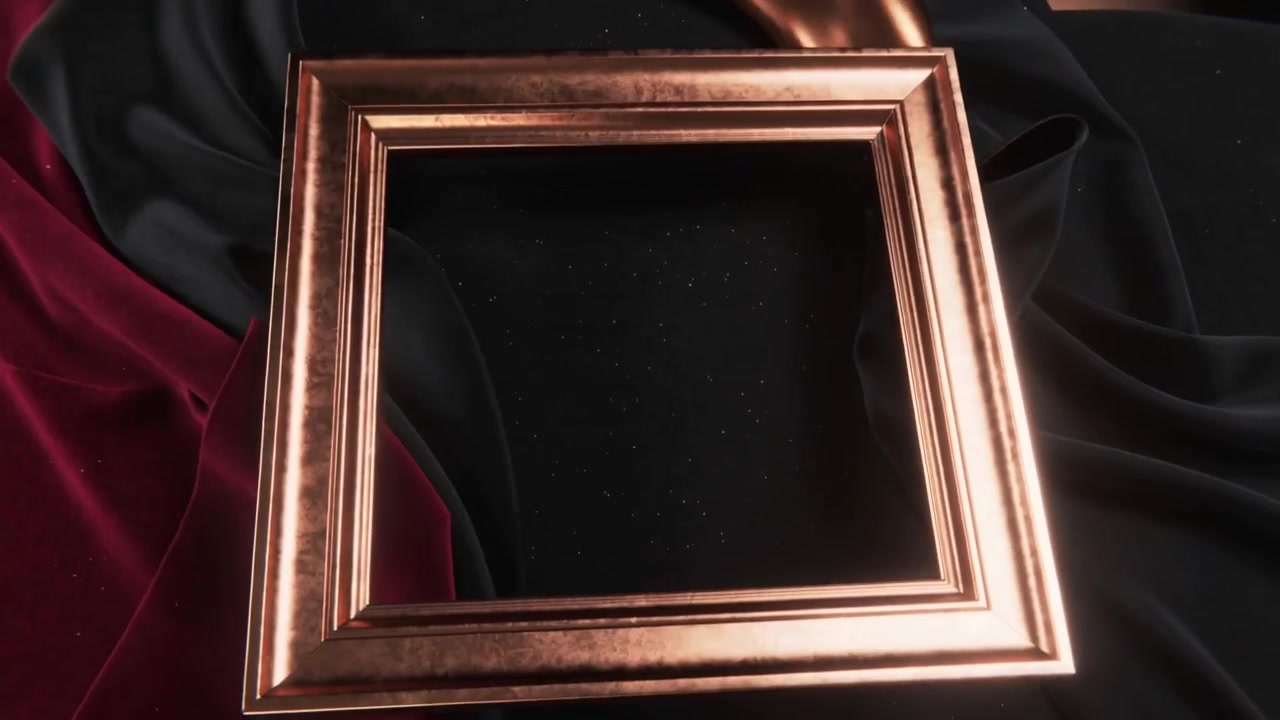 Cornice di bronzo rotante che si muove dopo un primo piano in studio, rivelando il luccichio di velluto bordeaux e nero.