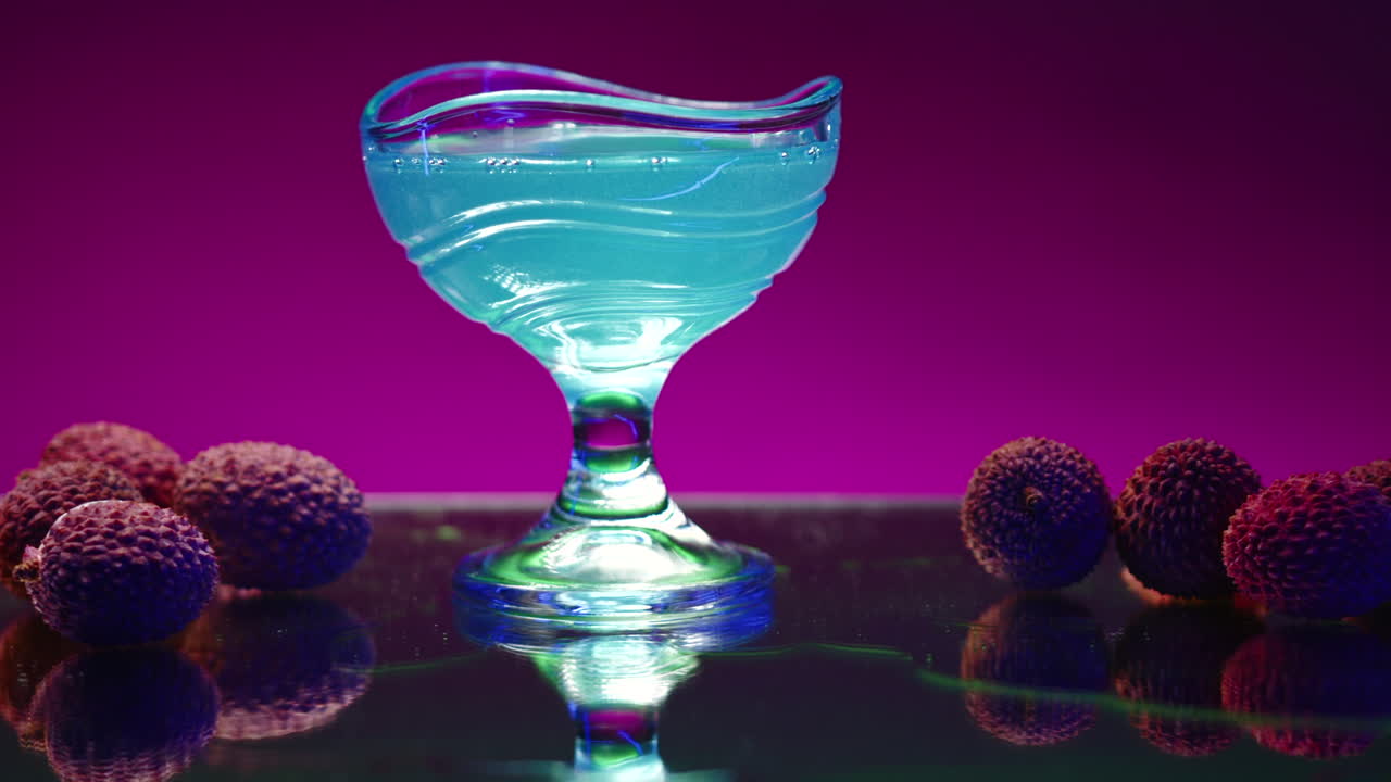 활기찬 파란 리치 테일