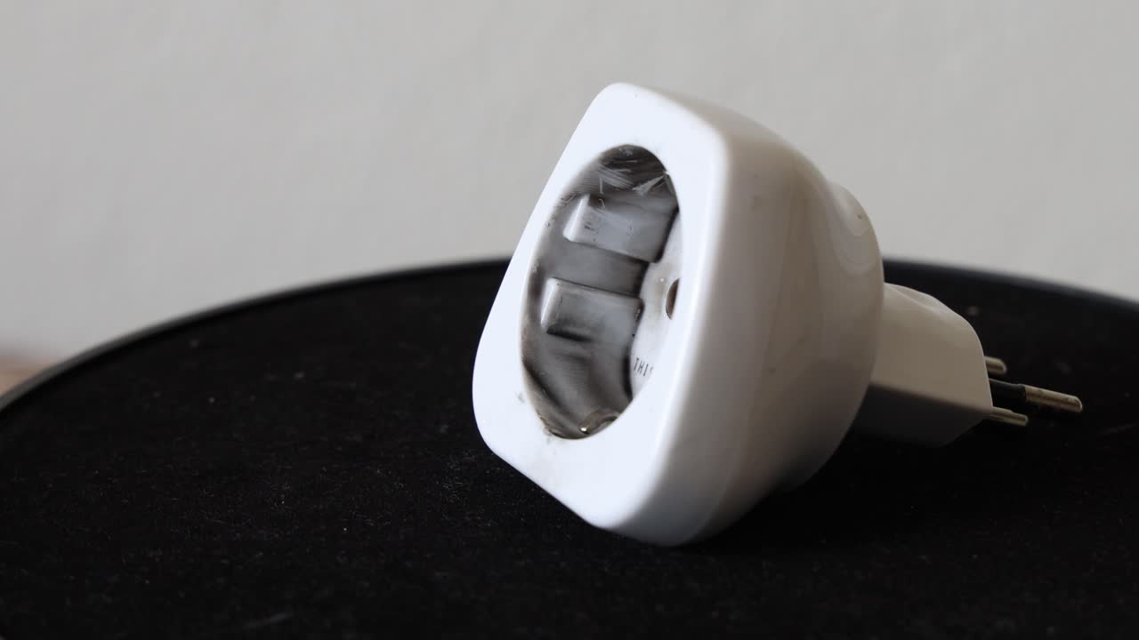 Burnt voltage converter adapter from short circuit, studio establisher spinning