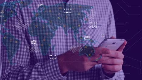 Sosteniendo-Un-Teléfono-Inteligente,-Persona-Con-Un-Mapa-Del-Mundo-Y-Una-Animación-De-Visualización-De-Datos