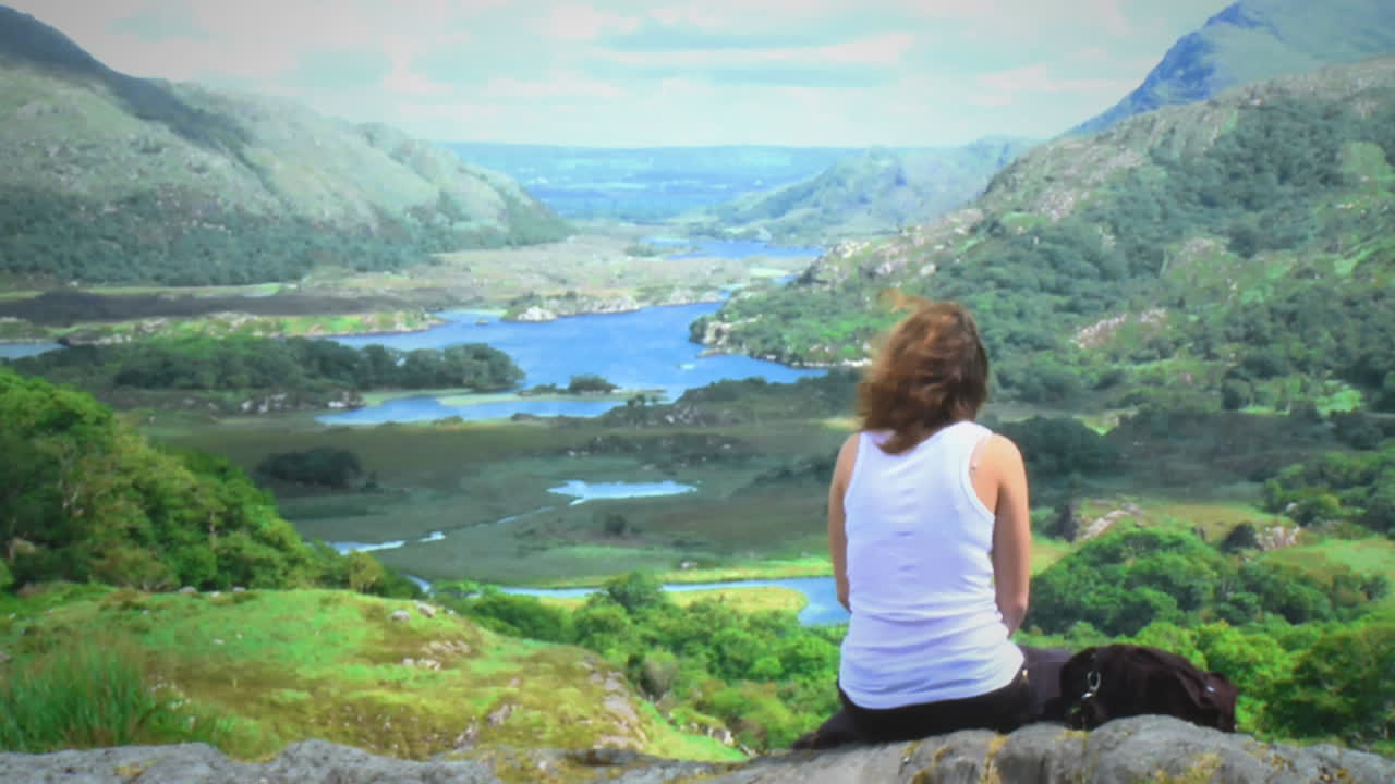 디지털 카메라 로 여자 의 사진 을 찍는 것