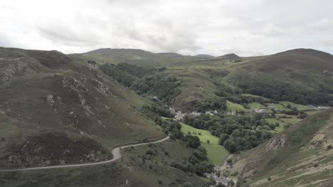 Capelulo-Penmaenmawr-Walisischer-Berg-Küstental-Luftaufnahme-Nordwales-Unten-Links