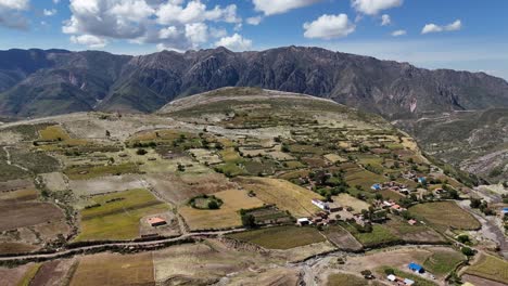 Sucre-Bolivia-Caminata-Paisajes-Sudamericano-Drone-Vista-Aérea-Montañas-Naturaleza