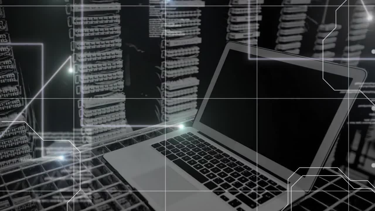 데이터 처리 및 라이트 트레일의 애니메이션 컴퓨터 노트북과 서버  ⁇