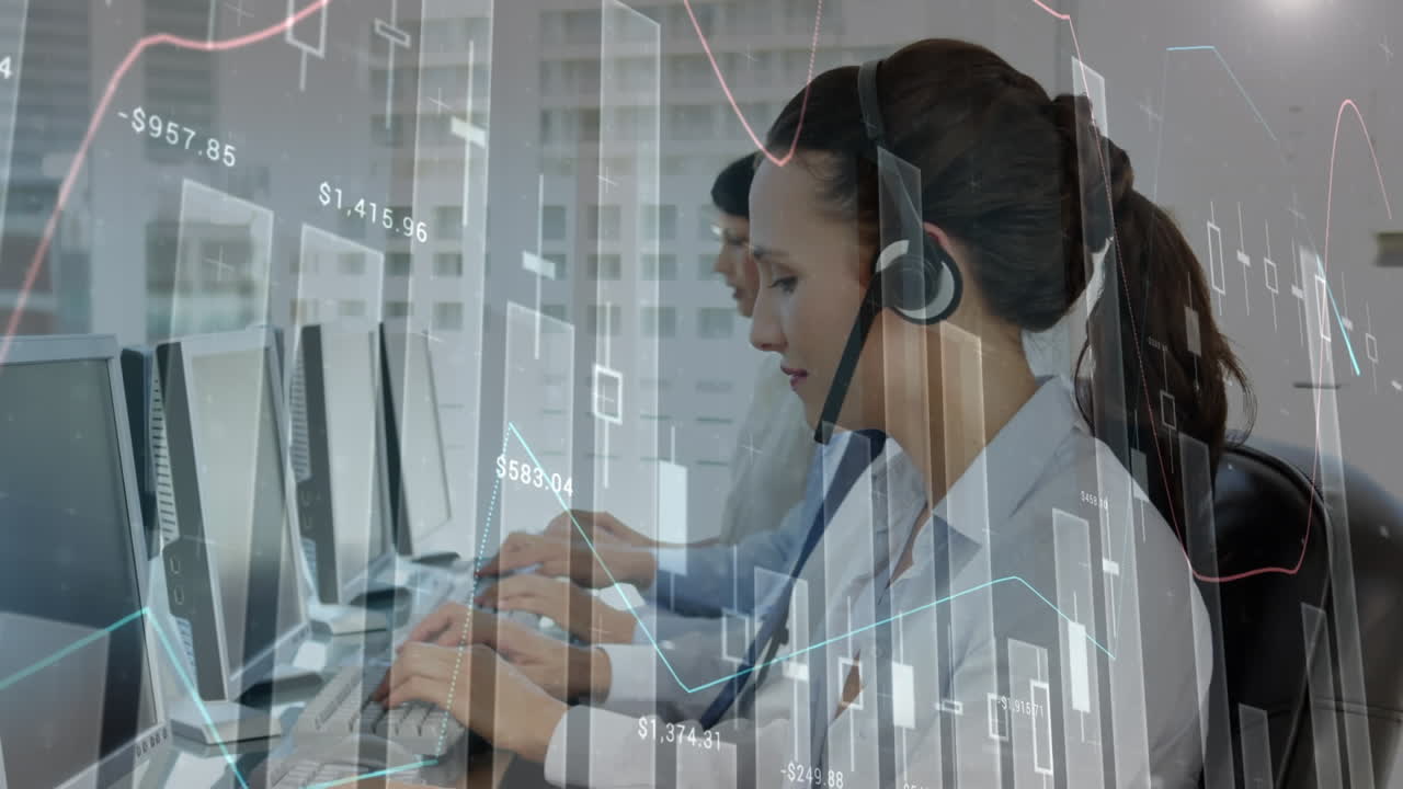 Animazione di statistiche ed elaborazione di dati su professionisti che indossano cuffie.