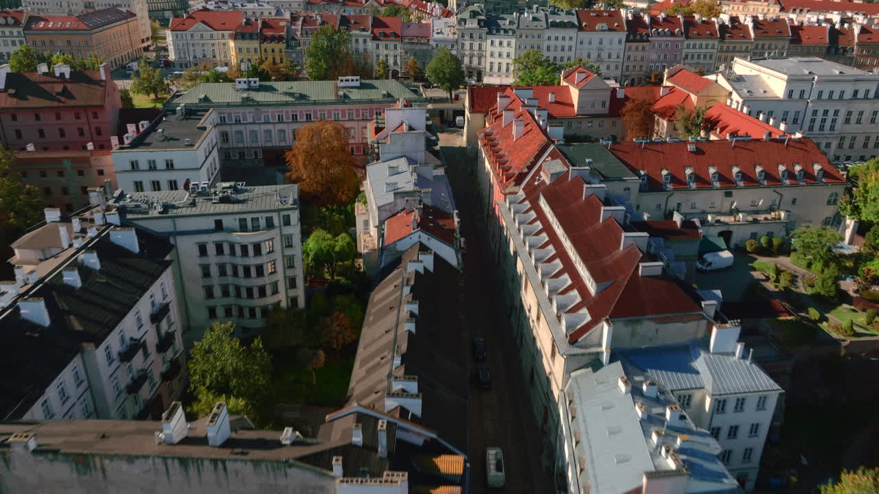 바르샤바 올드타운의 공중 드론 개요