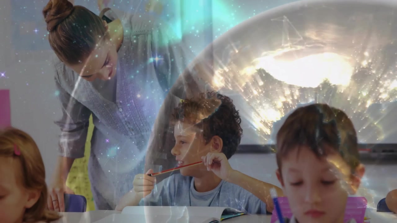 ครูแนะนำนักเรียนผมหยิกขณะเขียน หลังจากภาพซ้อนลูกโลกดิจิทัลจางลง