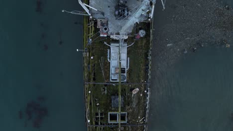 Overhead-view-of-a-stranded-ship