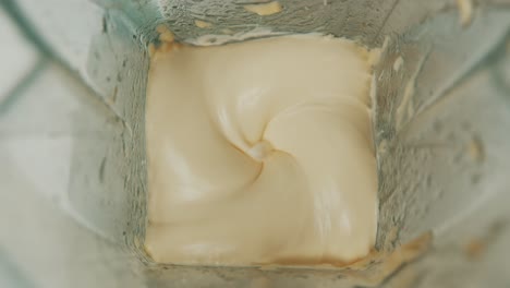 todos los ingredientes de la mayonesa dulce japonesa se han espesado listos para probar yum
