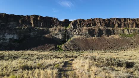 Heading-towards-a-waterfall-in-the-desert