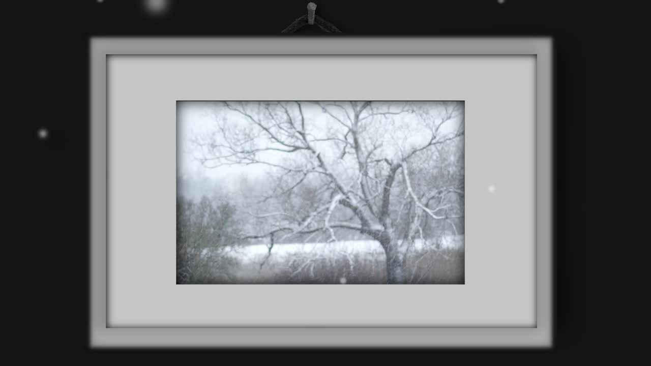 paisaje con árbol en una terrible tormenta de nieve