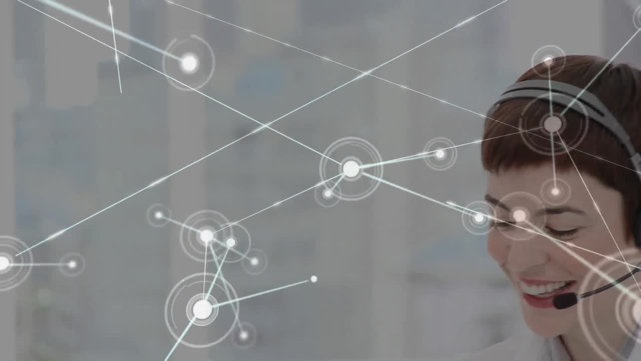 animación de redes de conexiones a través de una mujer de negocios usando auriculares telefónicos