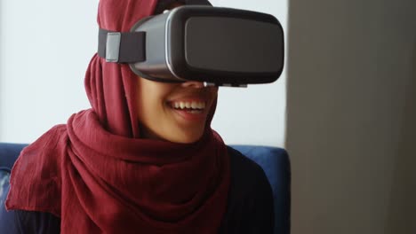 Female-executive-using-virtual-reality-headset-in-office-4k