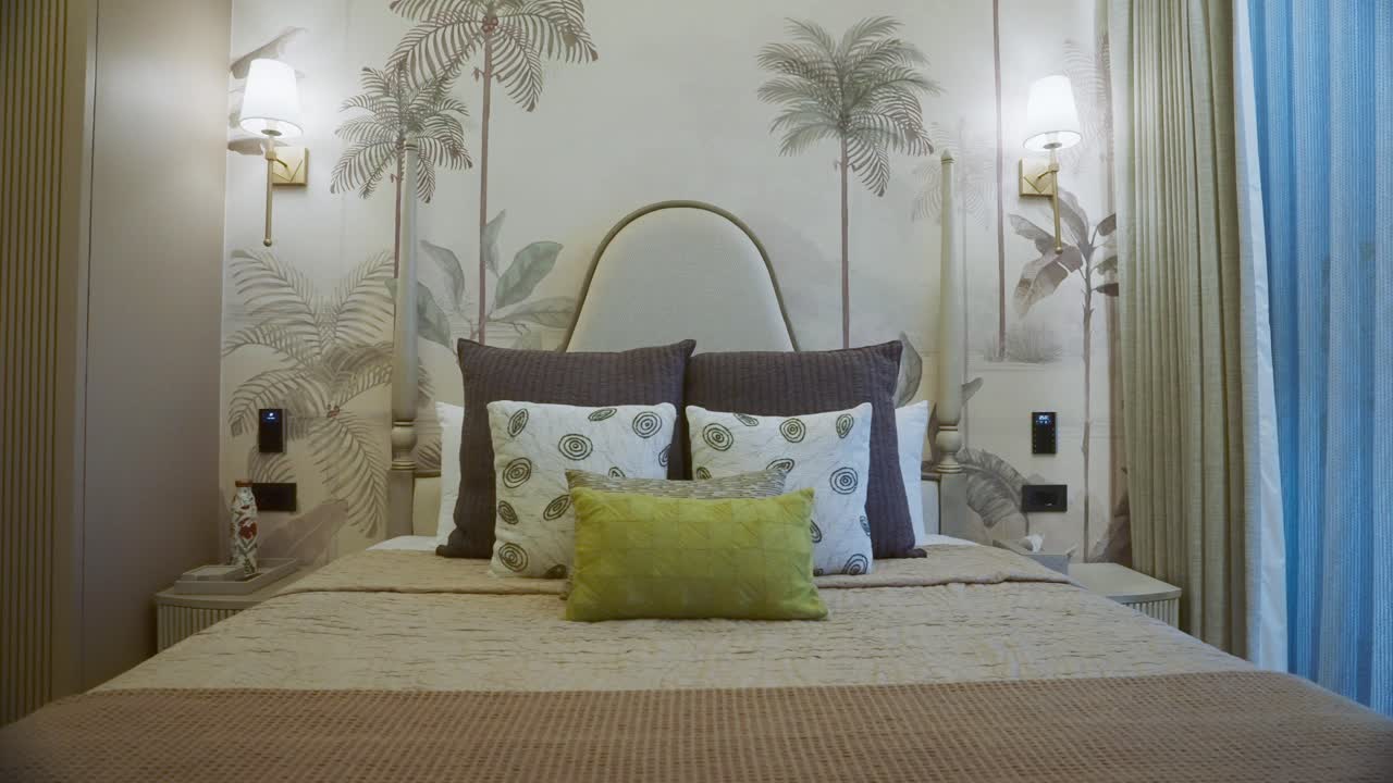 interior tropical del dormitorio de un hotel inmobiliario