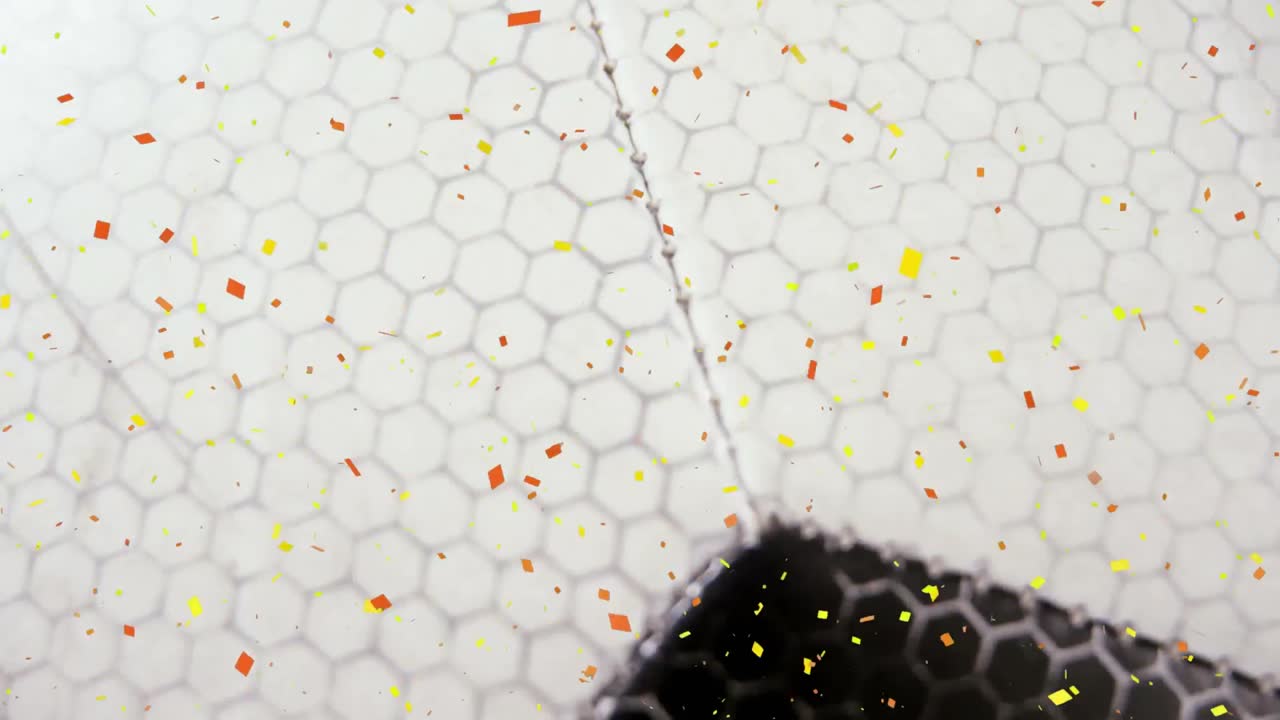 축구 공 위 에 떨어지는 콘페티 의 애니메이션