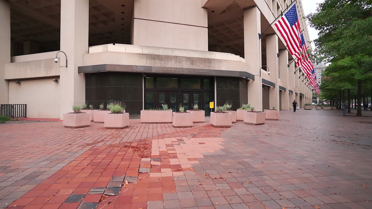 edificio del fbi en washington d.c. - pov caminando