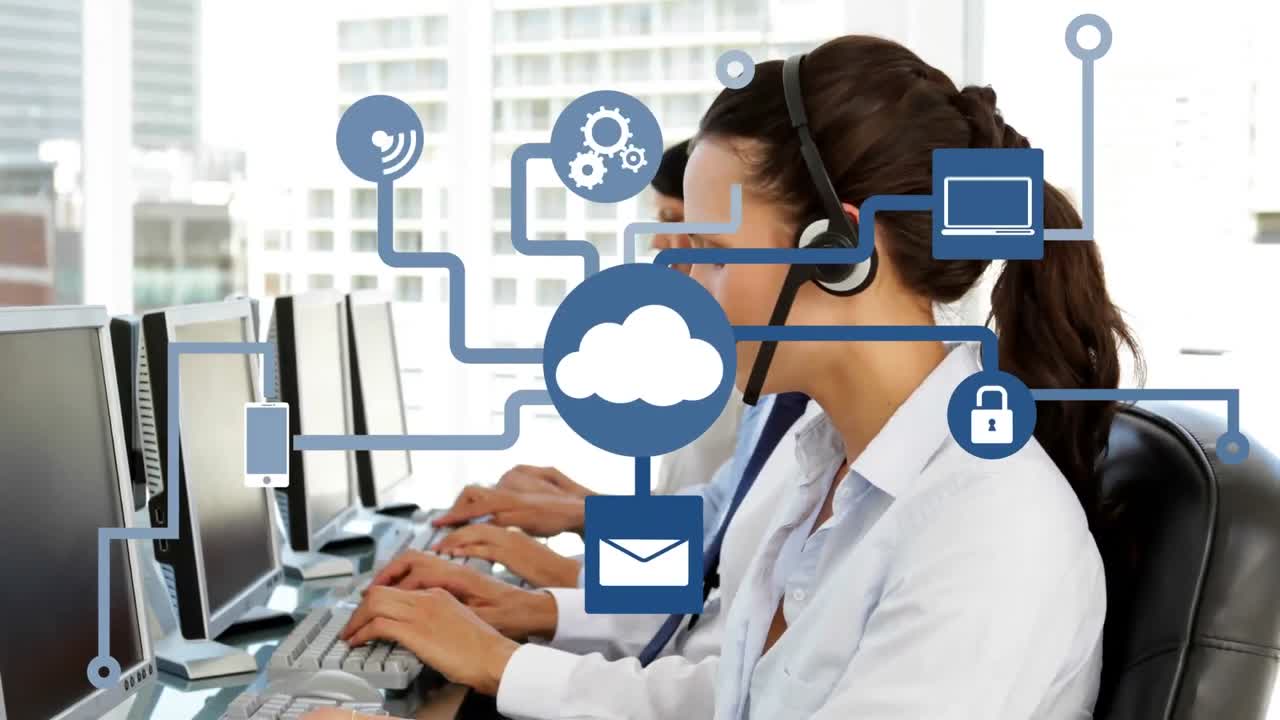 iconos de los medios de comunicación sobre caucásica trabajadora de un centro de llamadas