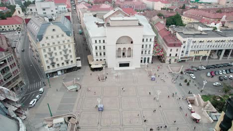 Slow-Push-on-Downtown-Architecture,-Timisoara