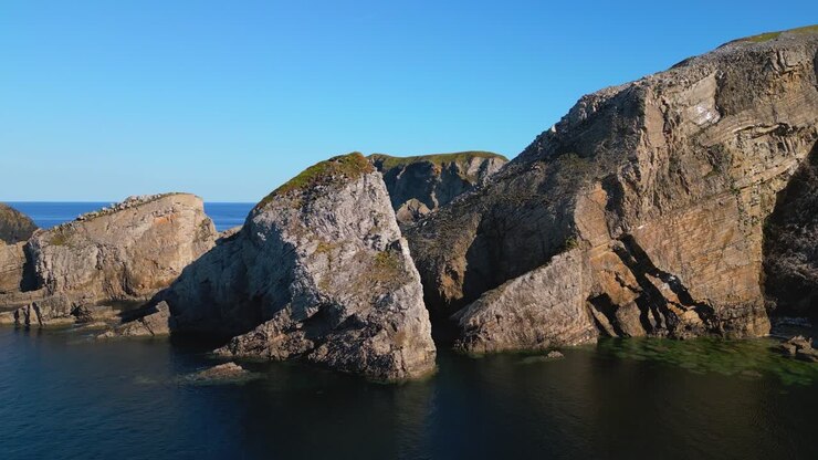 Filmato cinematografico 4K con drone delle Scogliere di An Port, Contea di Donegal - Irlanda 15.