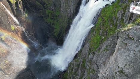Voringfossen-Waterfall-in-Norway---Popular-Tourist-Attraction-and-Scenic-Nature-Landscape-in-Eidfjord,-Vestland---Pedestal-Up