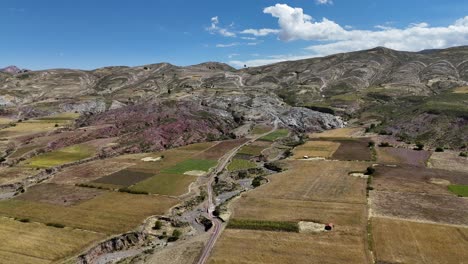 Sucre-Bolivia-Caminata-Paisajes-Sudamericano-Drone-Vista-Aérea-Montañas-Naturaleza