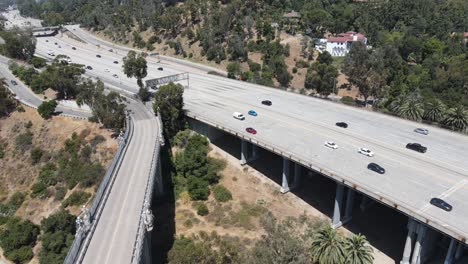 luftverkehr auf der autobahn von los angeles