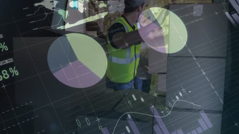 animación del procesamiento de datos sobre el hombre empacando cajas en el coche