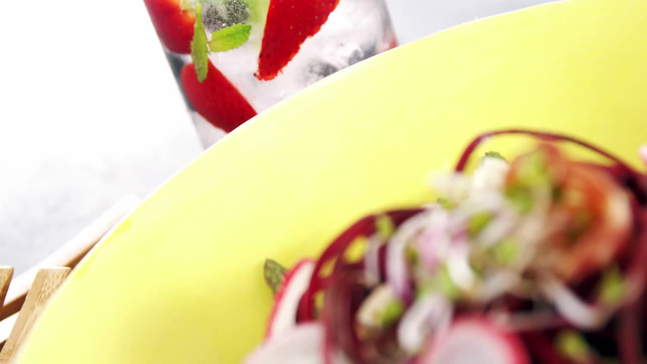 접시 에  ⁇ 러드