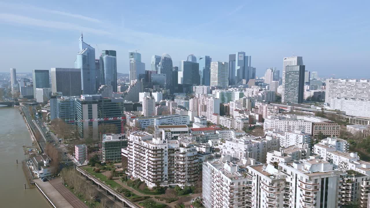 라 디펜스 (la défense) 의 초고층 건물, 프랑스 파리의 리버사이드 (riverside)