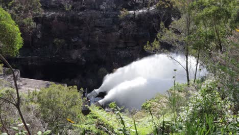 Represa-Catarata-En-Su-Máxima-Capacidad