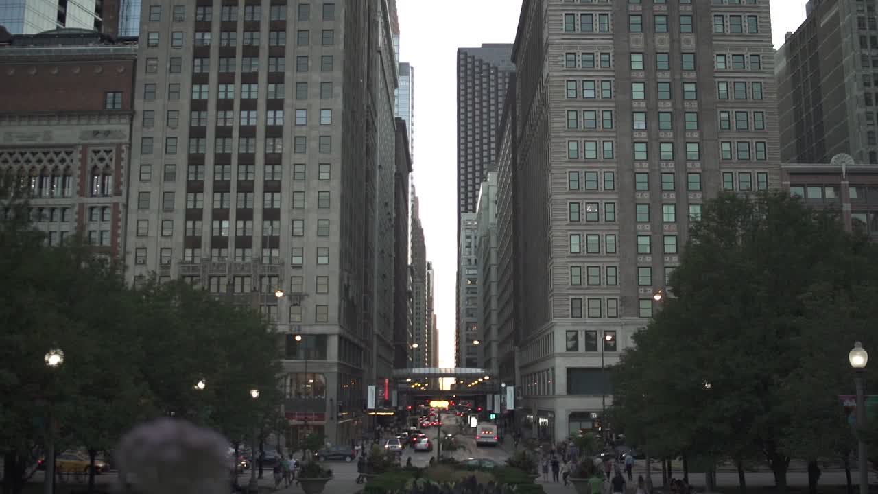 Looking down avenue in Chicago