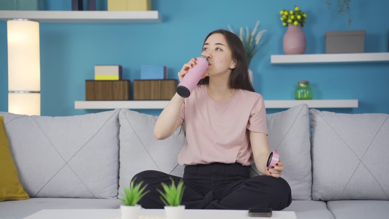 우울증에 걸린 우울증에 걸린 아시아 십대 소녀