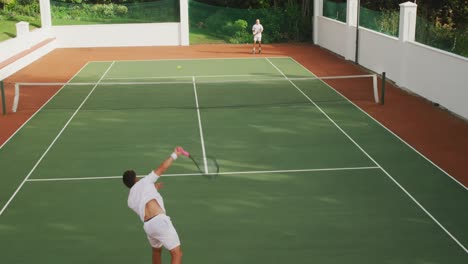 Tennisspieler-Spielen-Einen-Punkt