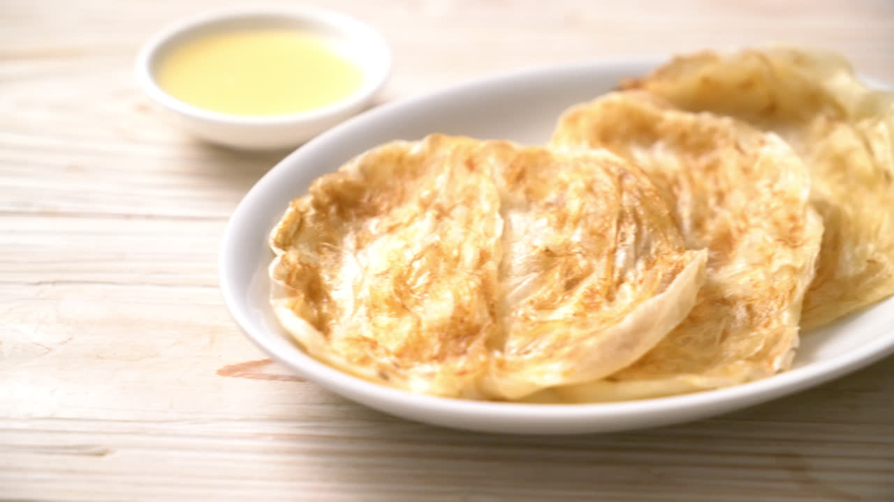 roti con leche condensada azucarada - estilo de comida musulmana