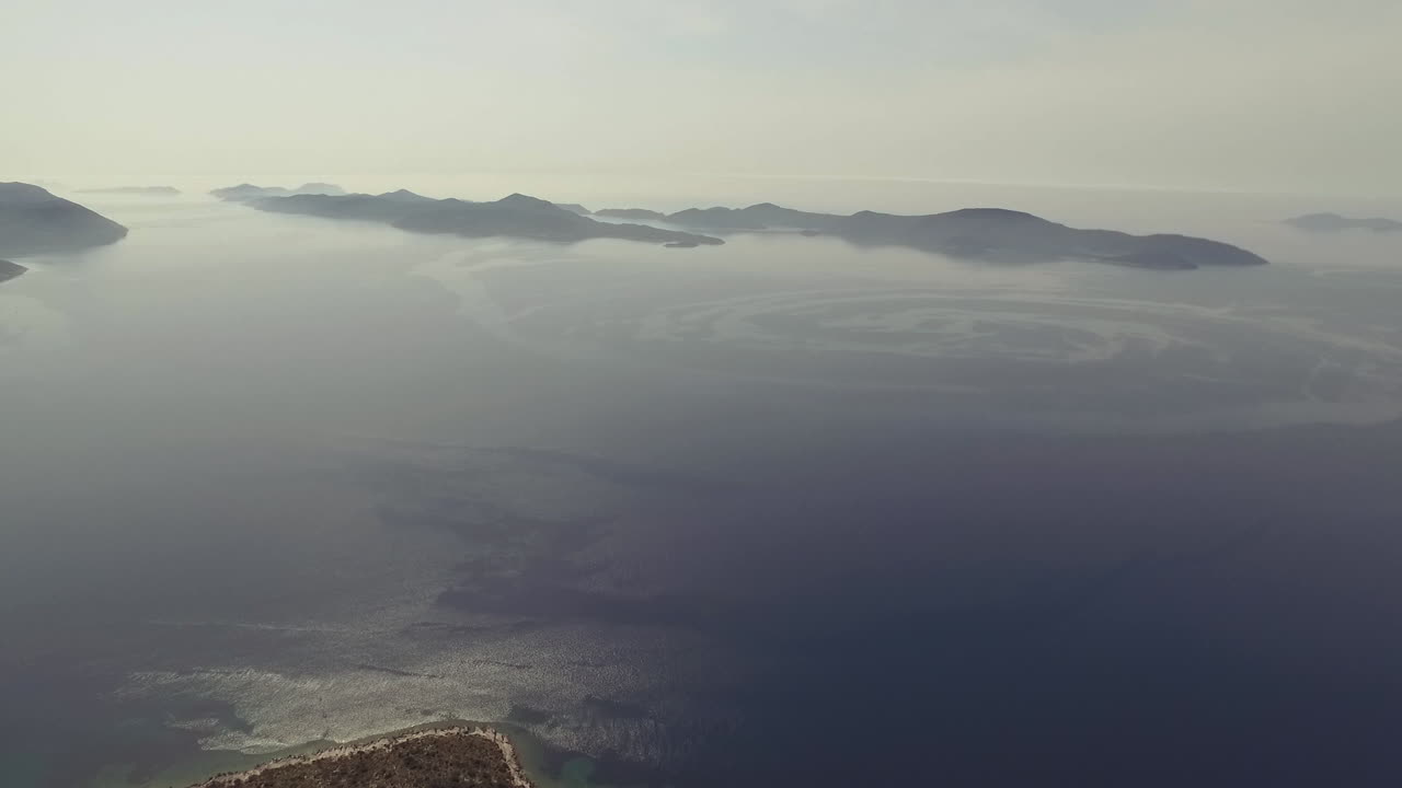 무인도와 다채로운 바다, 브리유니 공원, 크로아티아 상공 비행