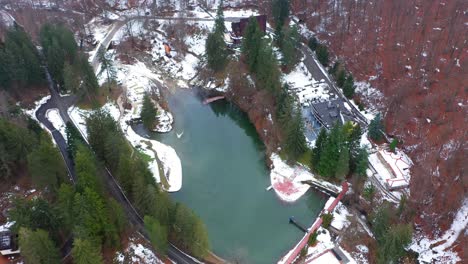 vista aérea del valle de la montaña 4k video de drones