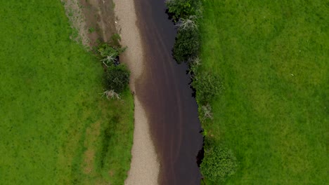 río failmore, maum, connemara, condado de galway, irlanda, julio de 2021