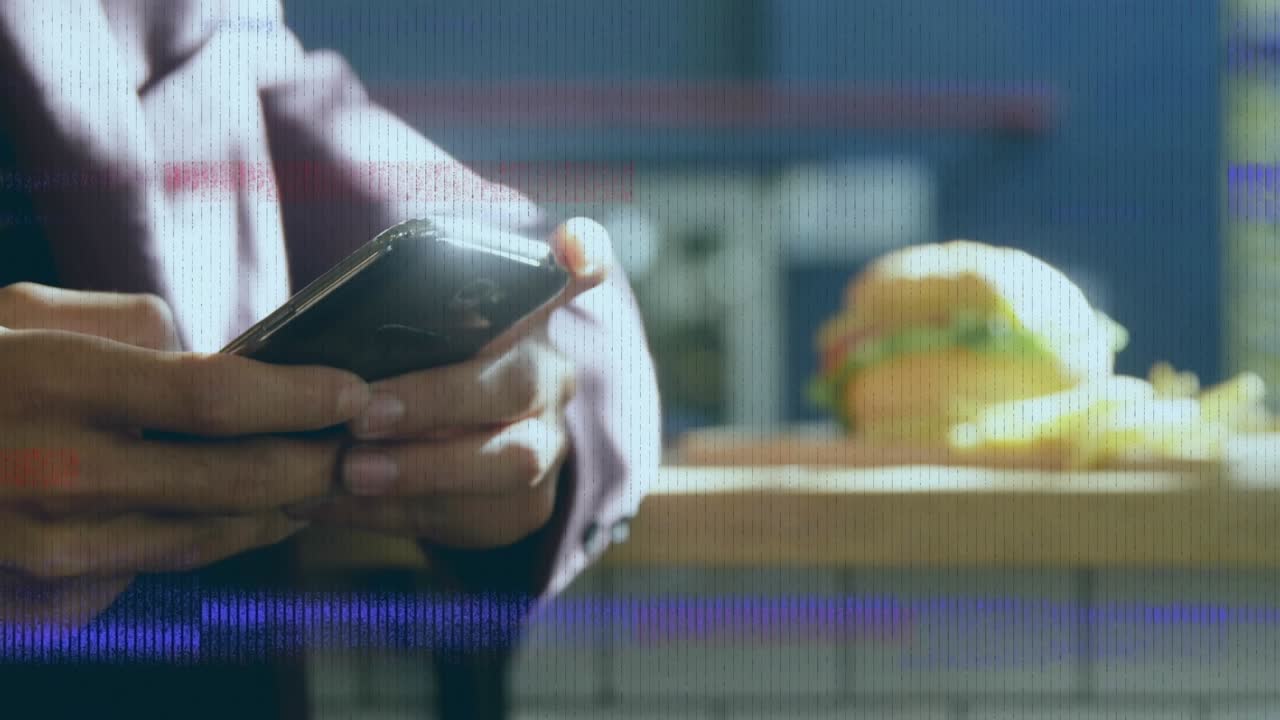 Animation eines Mannes, der ein Smartphone über einer Stadtlandschaft benutzt