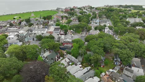 Toma-De-Drone-De-Una-Ciudad-En-La-Costa-De-Massachusetts.