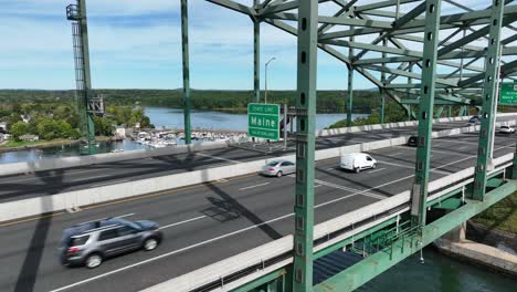 maine new hampshire state border over piscataqua river bridge