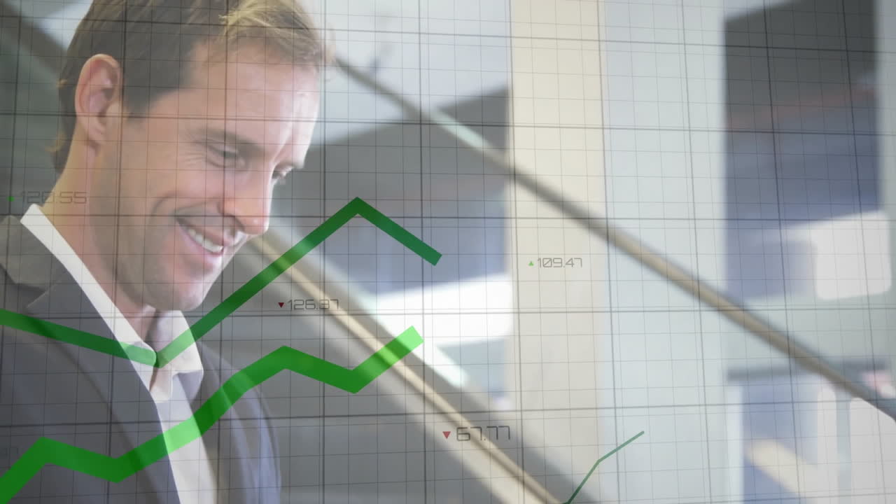 animación de procesamiento de datos financieros sobre empresario caucásico en la calle de la ciudad
