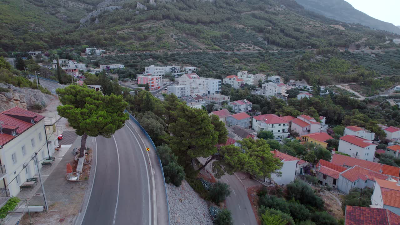 Veduta aerea del villaggio costiero