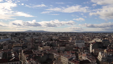 Lapso-De-Tiempo-Sobre-La-Ciudad-De-Montpellier-Durante-El-Día.