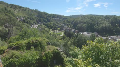 Clear-view-of-fountains-in-Le-parc-de-rompré-and-landscape-of-La-Roche-en-Ardenne,-Ardennes,-Blegium,-Europe,-4K,-50fps