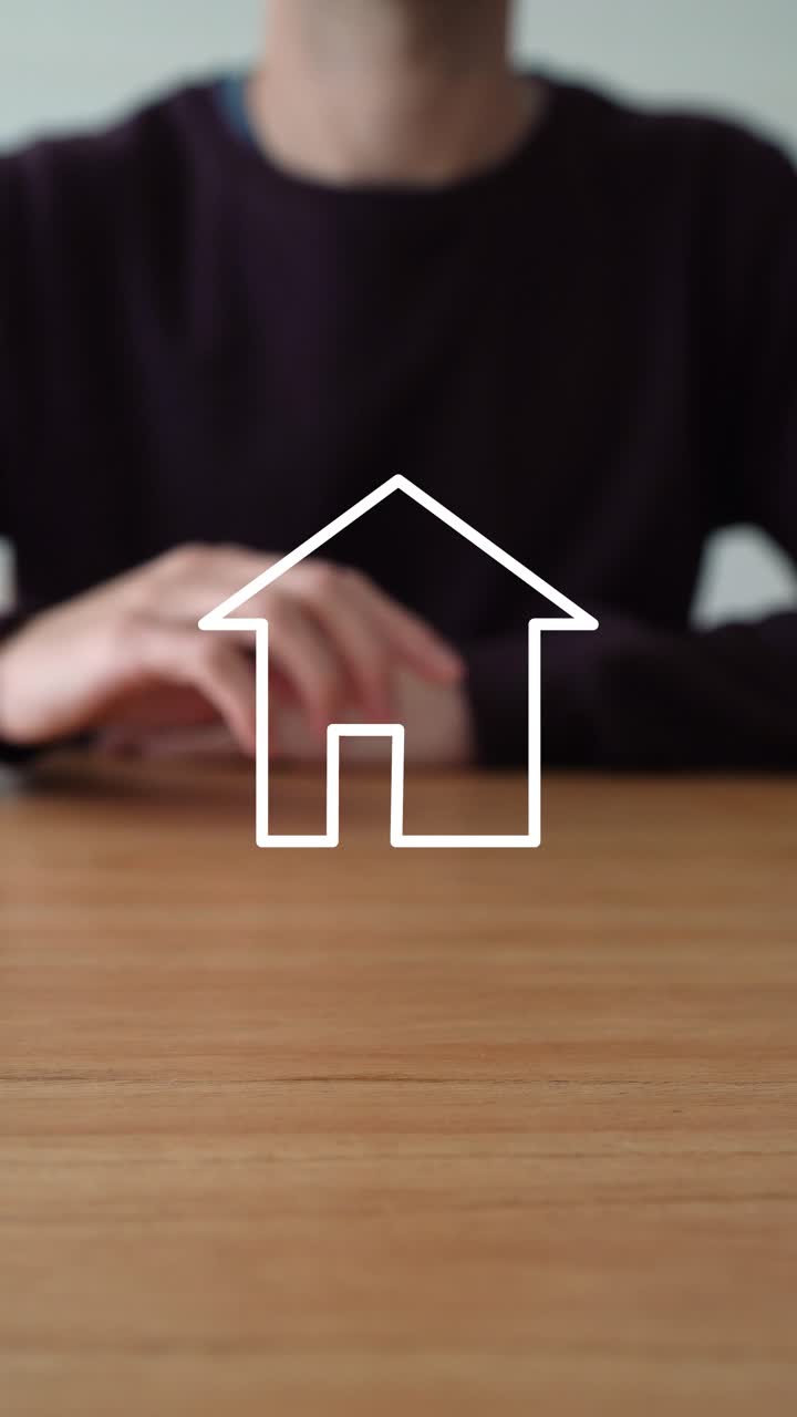 Uomo che tocca l'icona di una casa - Concetto immobiliare - primo piano