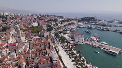 Beautiful-harbor-and-residential-area-in-Split,-Croatia